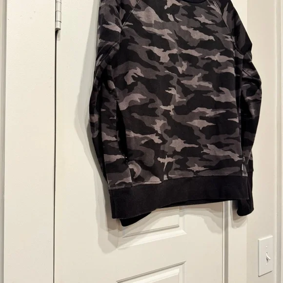 Athleta Black and Gray Camouflage Sweatshirt - Picture 7 of 10